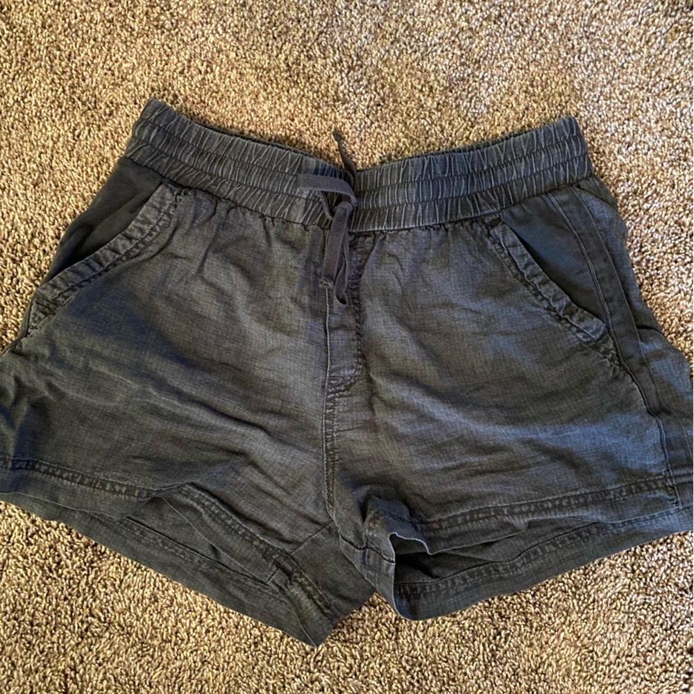 Splendid trouser short.